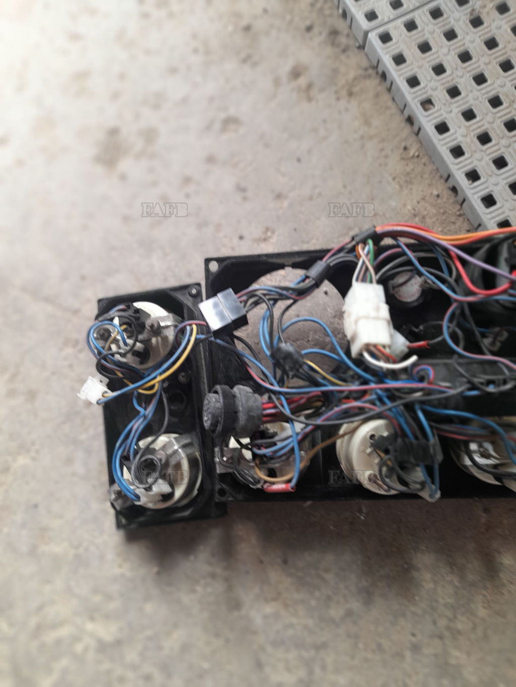 Volvo penter clocks and housing