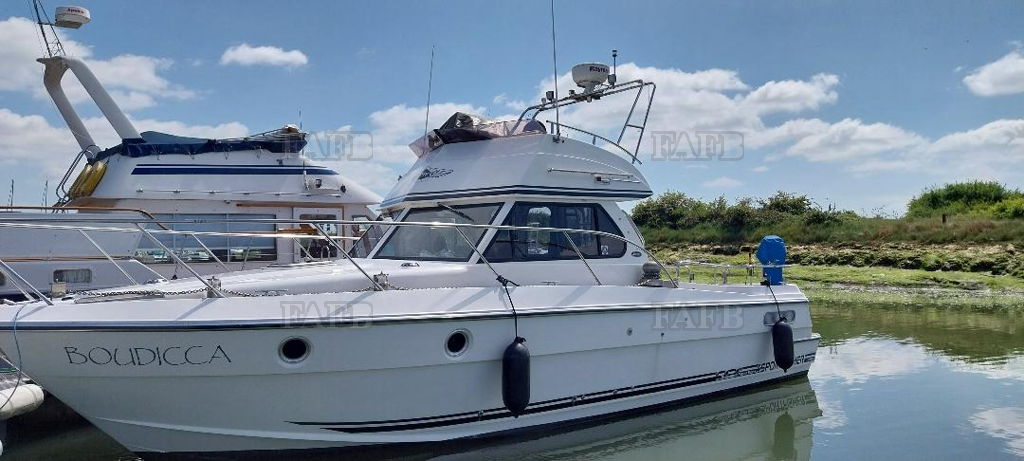 Blackwater Sports Fast Fisher Flybridge