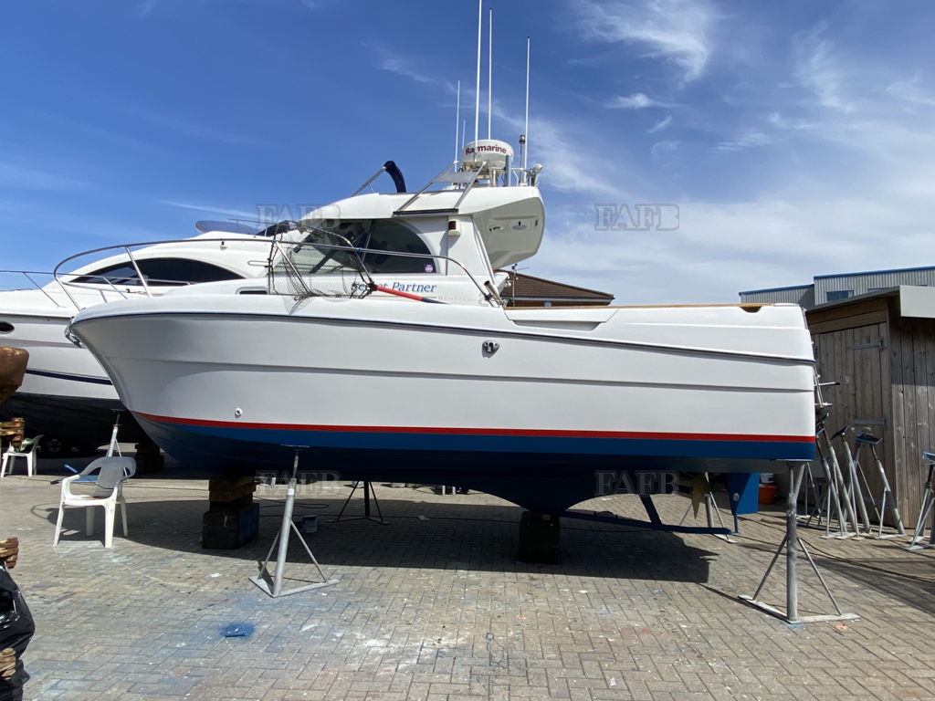 Beneteau Antares 710