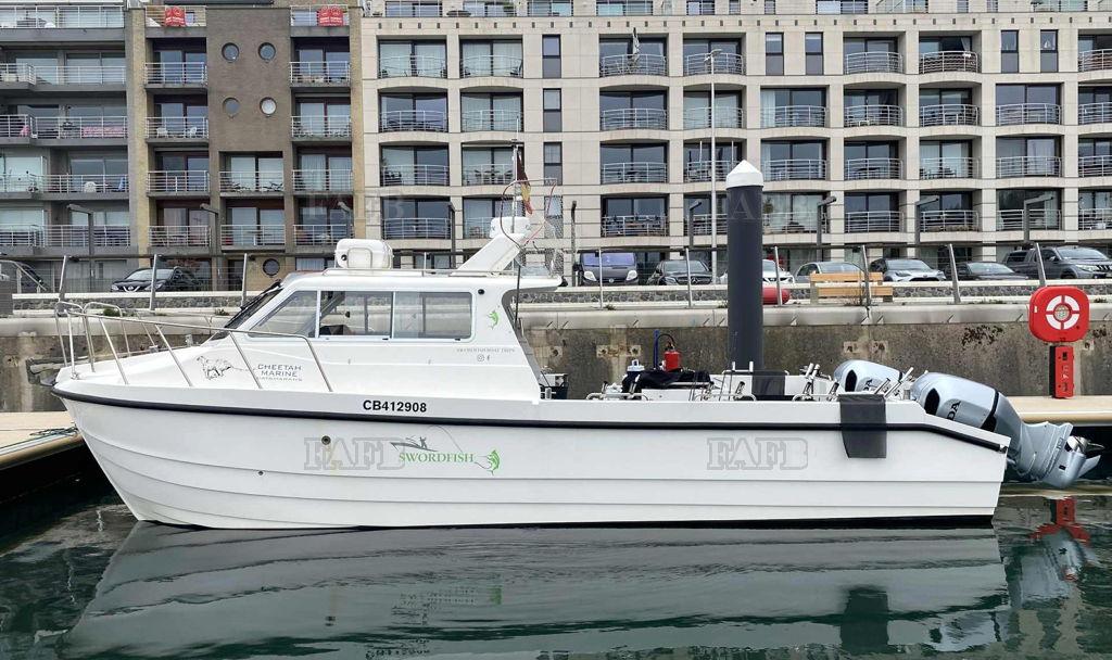 Cheetah catamaran 10.2 x 3.7 m