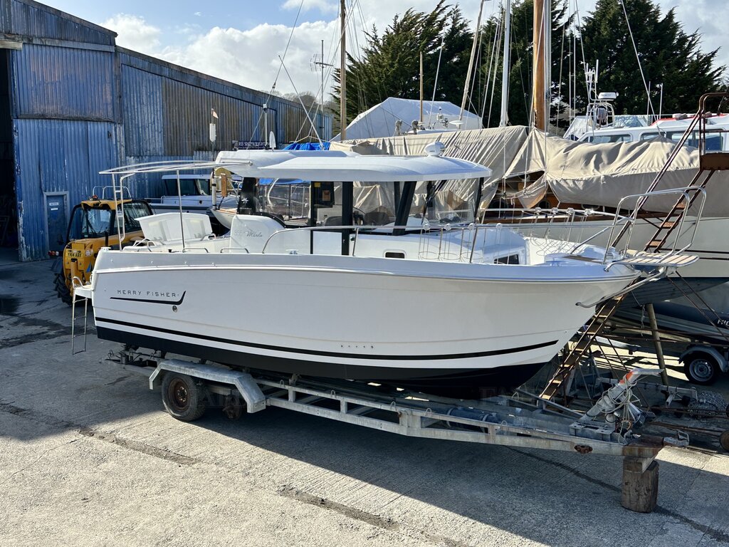 Jeanneau Merry Fisher 855