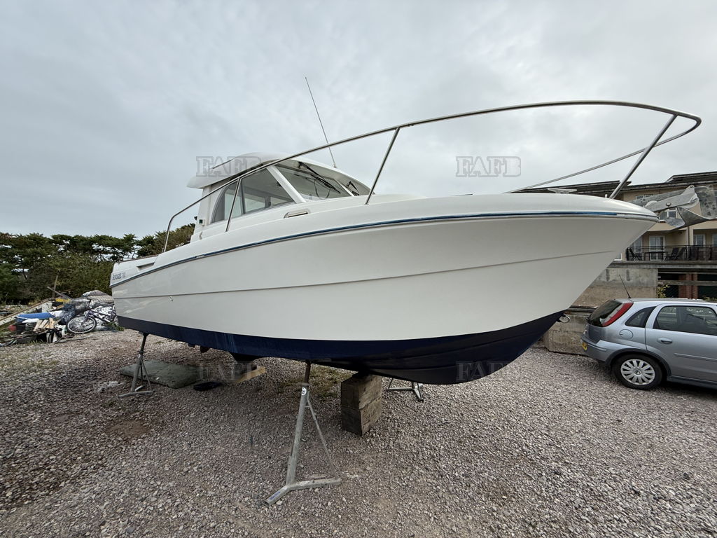 Beneteau Antares 710
