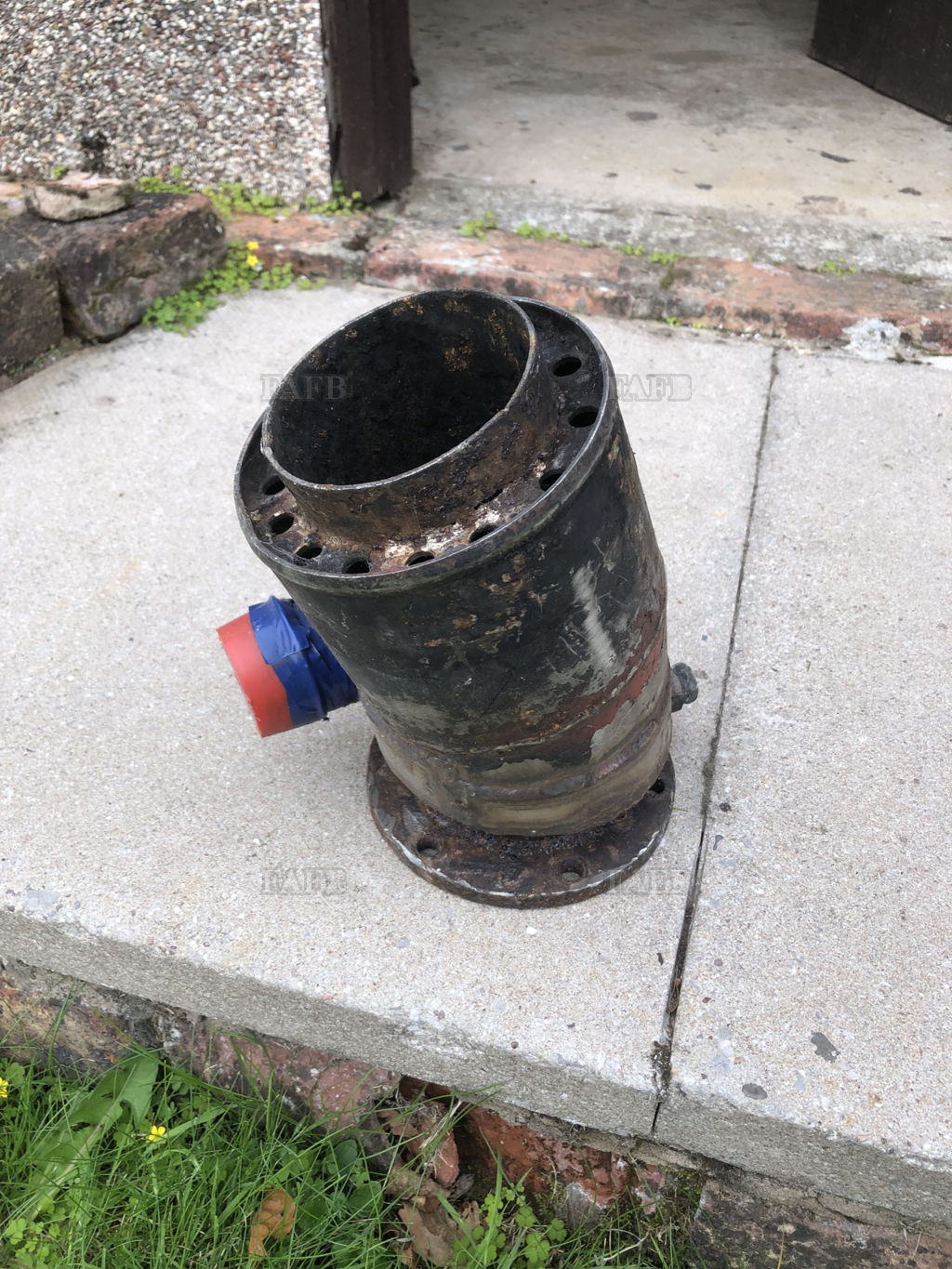 Exhaust elbow