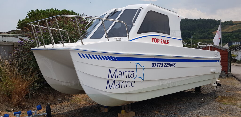 Manta Marine FC695